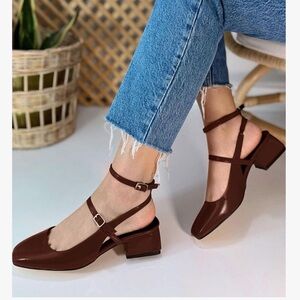 Coutgo Womens Mary Jane Chunky Low Heels Closed Square Toe Ankle Strap Pumps